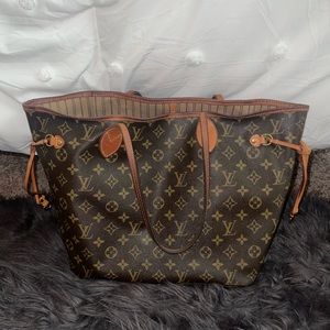 Authentic Louis Vuitton never full mm bag